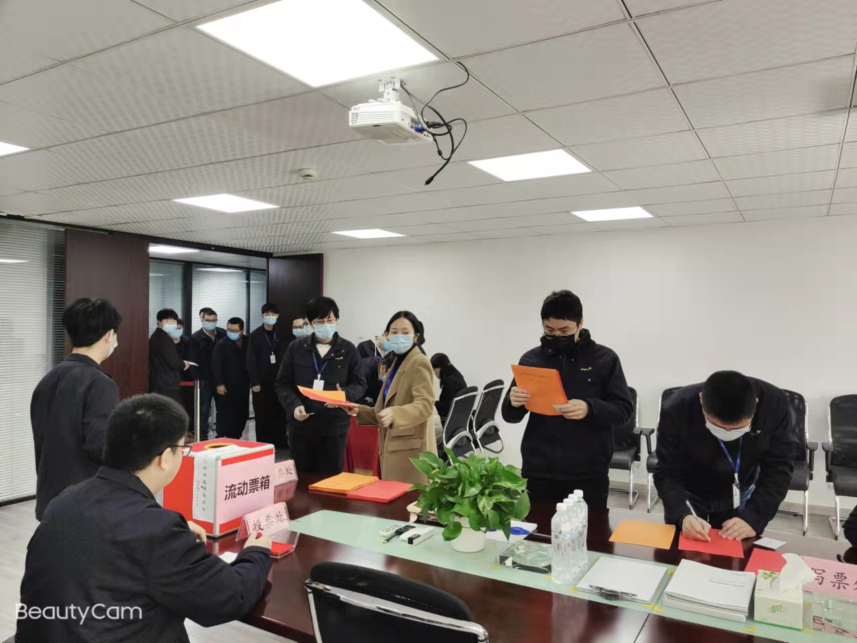 浙大开云网(中国)顺利开展人大代表换届选举投票工作